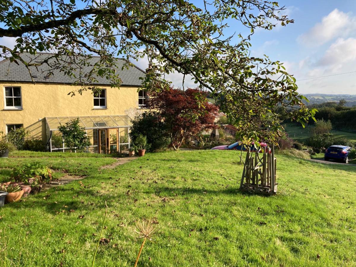 Frizenham Farmhouse Little Torrington Εξωτερικό φωτογραφία